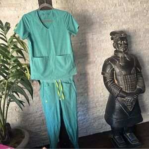 FIGS Lekei & Callao Teal Green Marine Teal
Medical Scrub Joggers Top Size XXS